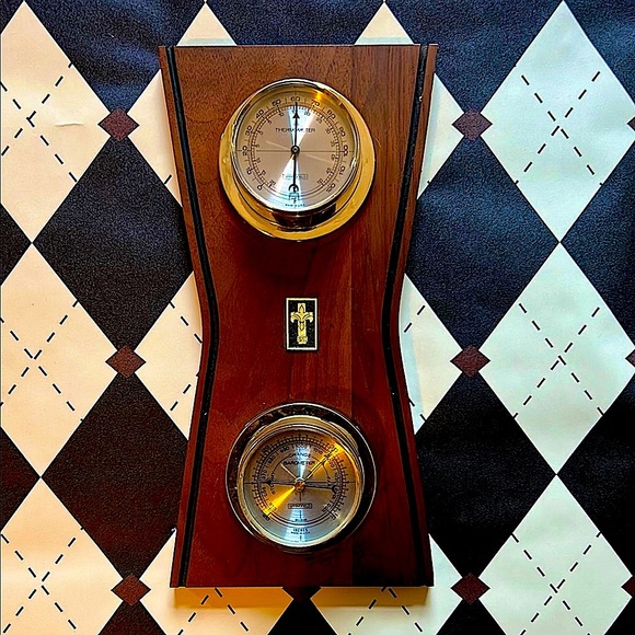 Vintage Barometer & Thermometer Wooden Plaque – Functional Elegance - Picture 5 of 12